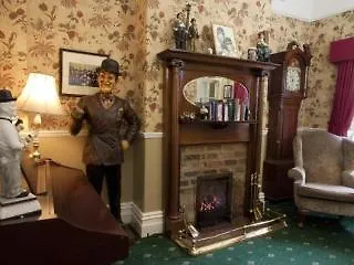 怀特兰洛奇酒店 3*