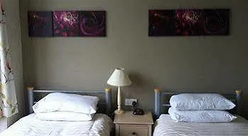 怀特兰洛奇酒店 酒店